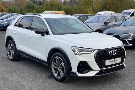 Audi Q3 1.5 TFSI CoD 35 Black Edition S Tronic Euro 6 (s/s) 5dr (SUV)